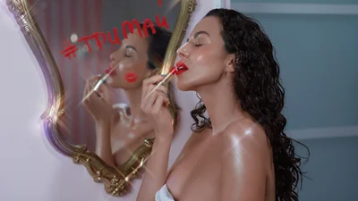 Настя Каменських - Тримай: голенька NK поніжилася у ванній у новому еротичному кліпі