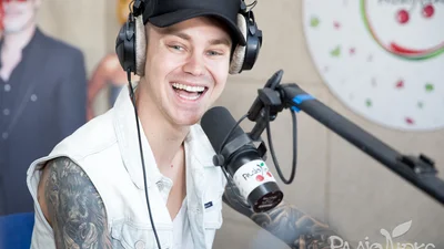 Пивоваров рассказал о курицах, несущих яйца, девушек в платьях и вызвал Мистера Пропера