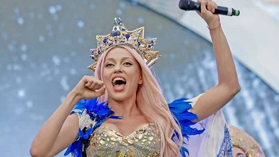 Оля Полякова выставила напоказ свою апетитну попу