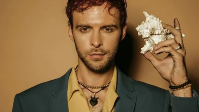 Макс Барских - Полураздета: в новом клипе артиста столько секса, что нельзя выдержать