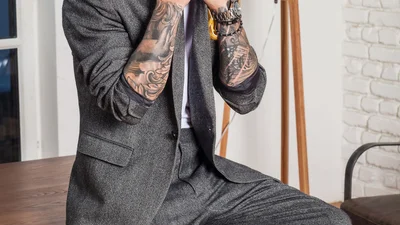 Артем Пивоваров о хейтерах и бородатых мужчинах на своих концертах