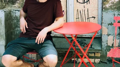 С интеллигента в гопника - неожиданная трансформация Сергея Бабкина