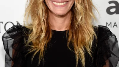 50-річна Джулія Робертс пофарбувалася і виглядає тепер, немов ягідка