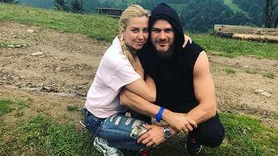 Який жеребчик: Тоня Матвієнко з коханим порозважались в Карпатах