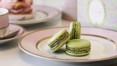 Найвідоміша кондитерська світу Ladurée випустила солодощі з коноплею