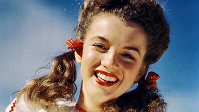 Детские и юные фото Мэрилин Монро показывают, какой она была до всемирной славы