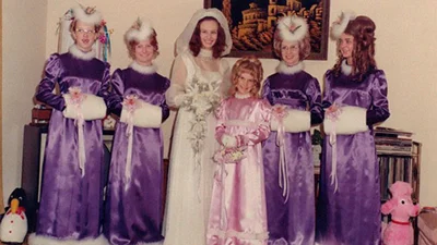 Эти сумасшедшие винтажные платья подруг невесты заставят вас хорошенько посмеяться