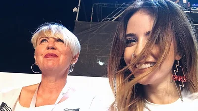 Надя Дорофеева показала, что ее мама не менее стильная и современная, чем она