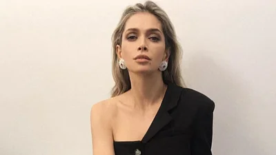 Віра Брежнєва в коротенькому топі й облягаючих велосипедках - це справжній секс