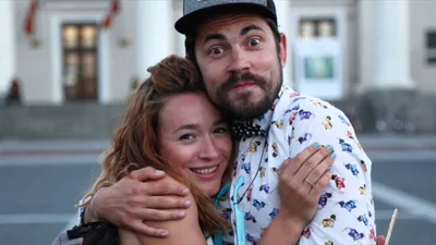 Жена Андрея Беднякова засветила сексуальные ножки