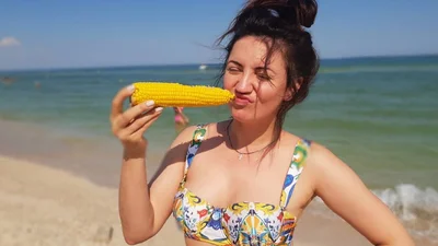 Оля Цибульська засипала фанатів фотографіями своїх звабливих ніжок