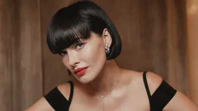 Даша Астафьева эротично продемонстрировала свою голую и мокрую попу