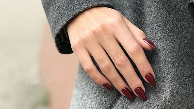 ТОП стильных цветов для твоего осеннего маникюра