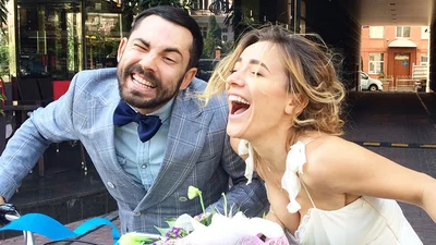 Сім'я Бєднякових святкує річницю весілля і доводить, що вони - шалена та кумедна сімейка