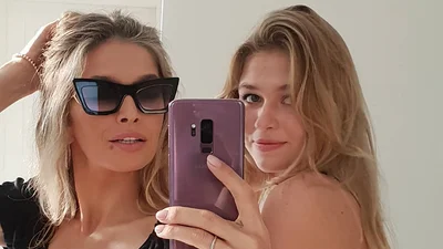 Вера Брежнева и ее дочь в коротких шортах - это две соблазнительные и опасные богини