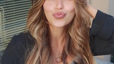 Регина Тодоренко показала свое школьное фото, и она на нем настоящая "няшка"