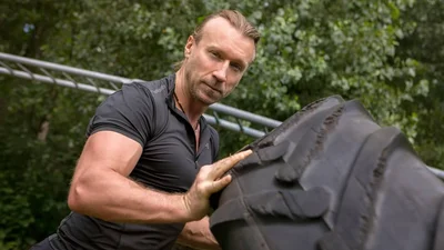 Настоящий мачо: новые фотографии Олега Винника сведут с ума всех "волчиц"