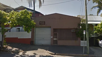 С виду - это обычный склад, а внутри - роскошный дом, который ты тоже захочешь