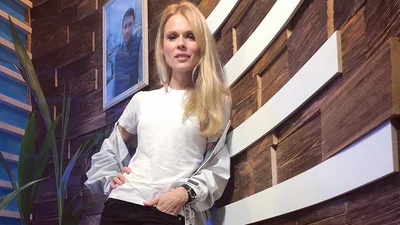 Елегантна Оля Фреймут вразила екстравагантним образом