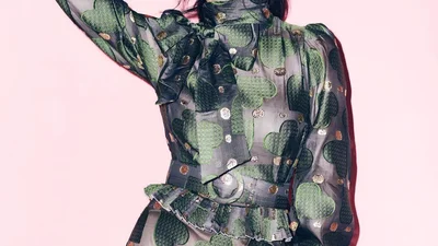 Яка красуня: Маша Єфросініна вразила сукнею з глибоким декольте