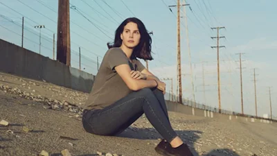 Лана Дель Рей показала кліп на пісню Venice Bitch, який ніхто не хотів їй знімати