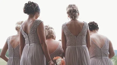 Свадьба 2018: изысканные платья для подруг невесты
