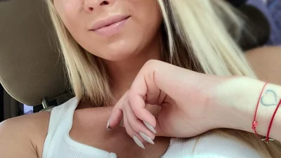 Апетитна попка Наталі Ділайс розбурхає твою фантазію