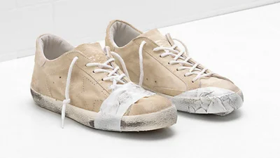 Люди обурені новими брудними та подертими кросівками за 530 доларів