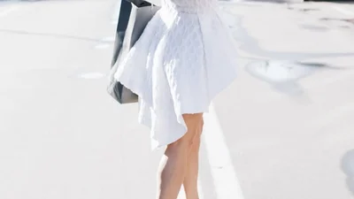 Щаслива Оля Цибульська ніжиться під сонцем у Греції