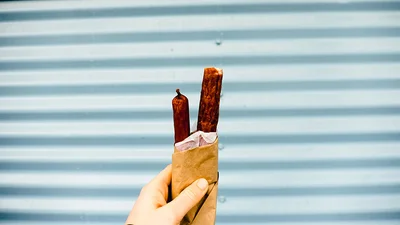 Видео с напуганными сосисками стало хитом YouTube