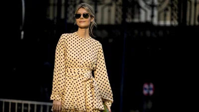 Стильные француженки показали себя во всей красе на Неделе моды в Париже