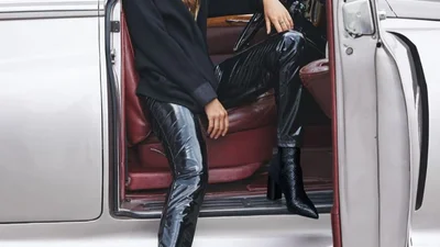 Беременная Регина Тодоренко ошарашила энергичными танцами в караоке