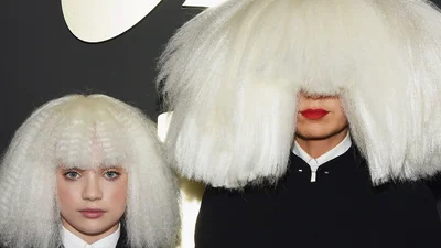 Sia потішила дівчинку зі своїх кліпів дорогим подарунком, про який мріє навіть дорослий
