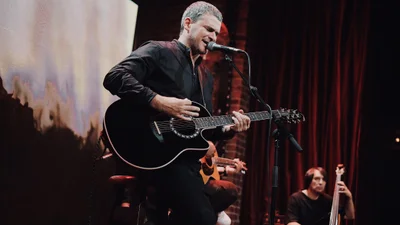 Арсен Мирзоян представил видеопритчу на трек "1000 раз"