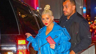 Кристина Агилера совсем потеряла чувство вкуса и снова выбрала нелепый наряд