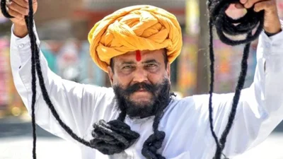 7-метровые усы сделали этого человека настоящим супергероем