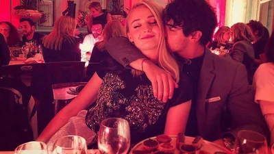 Милахи Софи Тернер и Джо Джонас сделали парные тату