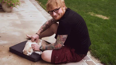 Відео дня: Ед Ширан мімішно привітав Бруно Марса з днем народження