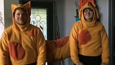 Хэллоуин 2018: тот момент, когда ваши парные костюмы разорвут любую вечеринку