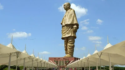 Построили самую высокую статую в мире - она вдвое больше статуи Свободы