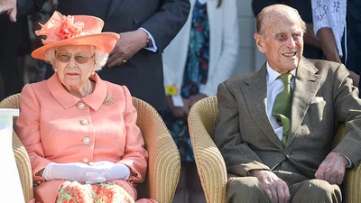 Елизавета II и принц Филипп плевали на старость и наслаждаются катанием верхом