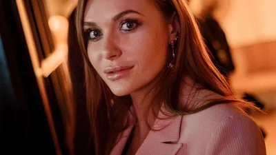 Слава Каминская не постеснялась и показала, как выглядела "до" и "после" пластики