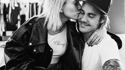 Это романтическое фото Джастина Бибера и Хейли Болдуин насобирало два миллиона лайков