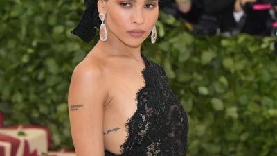 Зои Кравиц обручилась с красавчиком-актером