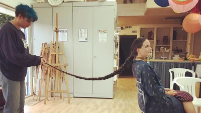 Британка не мила голову 20 лет, но нет, она не похожа на лохматое чудовище