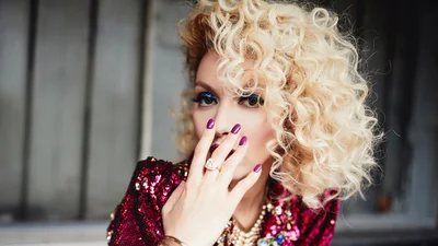 Оля Полякова випустила пісню "Любовница", яку фанати вже встигли назвати шедевром