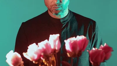 Мастер перевоплощений: Сергей Бабкин удивил своих фанатов архивным фото