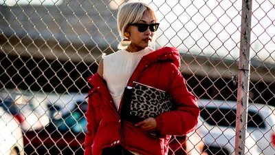 Уличный стиль: как стильно носить пуховик этой зимой