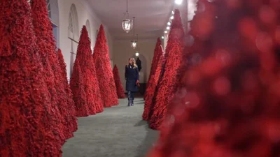 Мелания Трамп и ее елки в Белом доме стали мемом