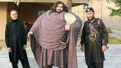 Мужчина набрал 430 килограммов, чтобы стать Геркулесом